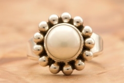 Artie Yellowhorse Genuine Freshwater Pearl Sterling Silver Ring